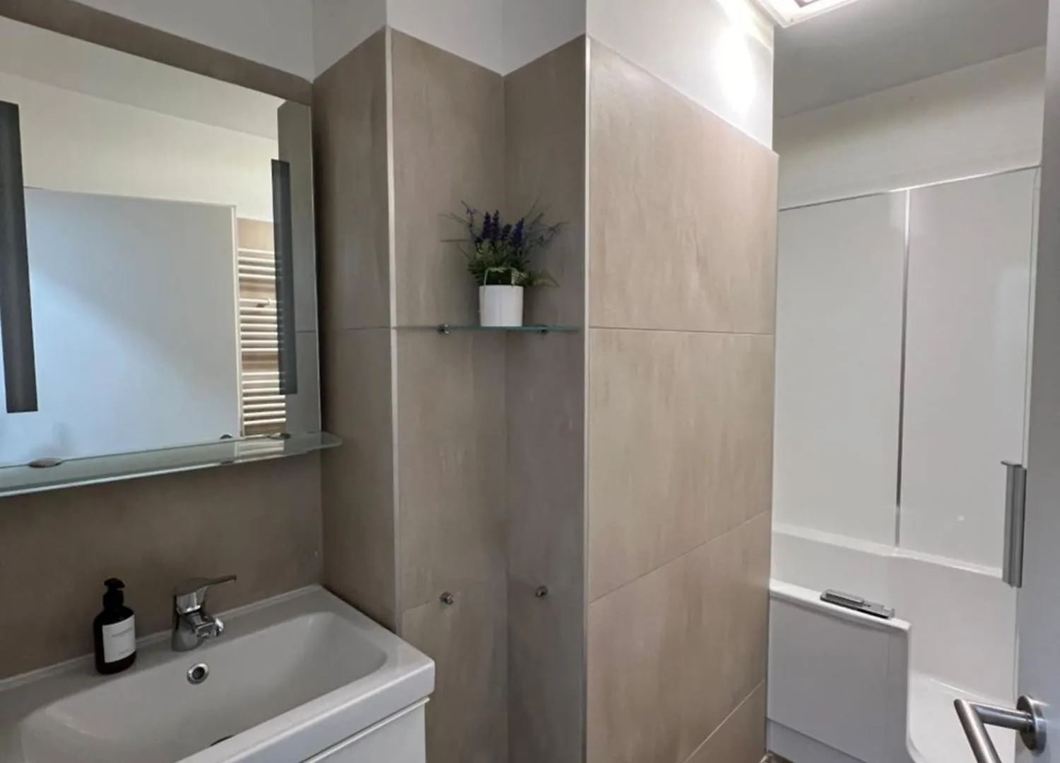 Urban Jungle Apartment Next To Prater & Old Town فيينا